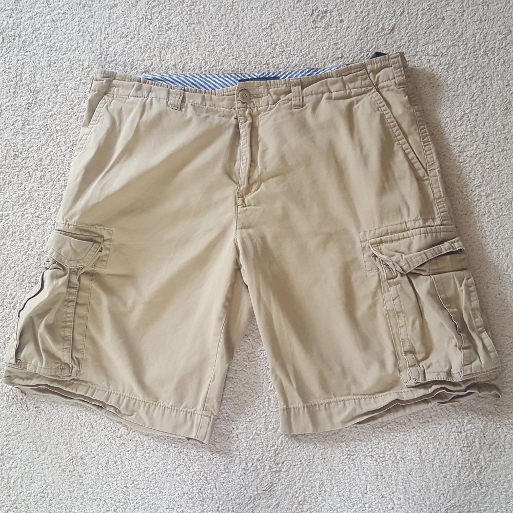 Tommy Hilfiger Size 38 Cargo Khaki Cargo Shorts